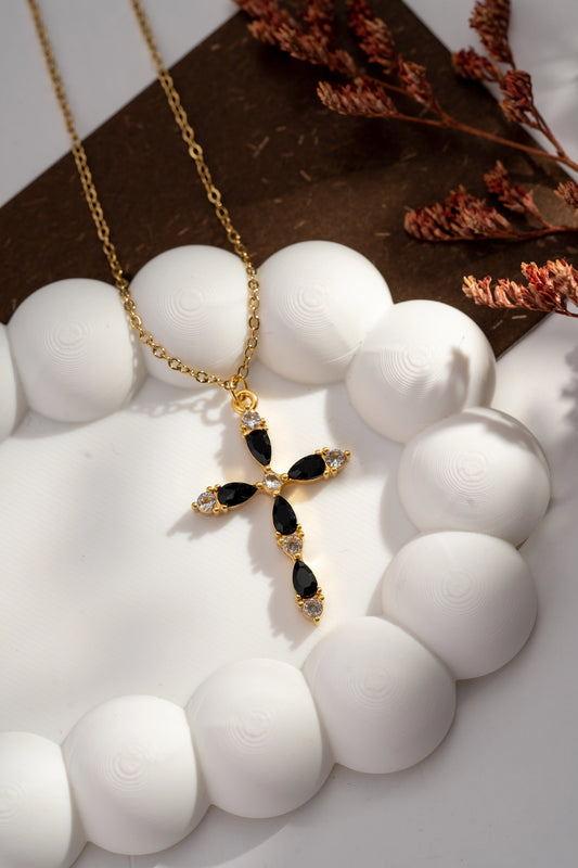 Collier Croix Dorée – Foi & Élégance Intemporelle (2 couleurs)