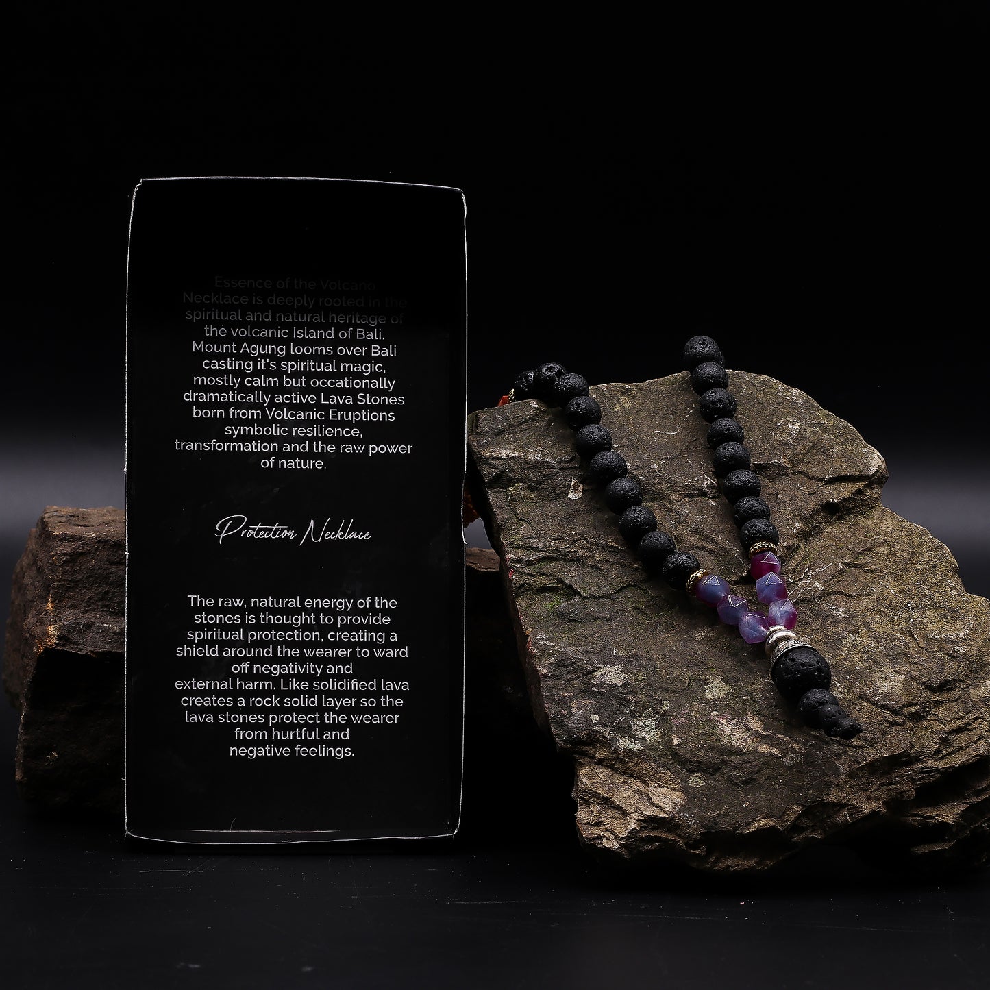 Collier essence du volcan - Embrasser le côté obscur