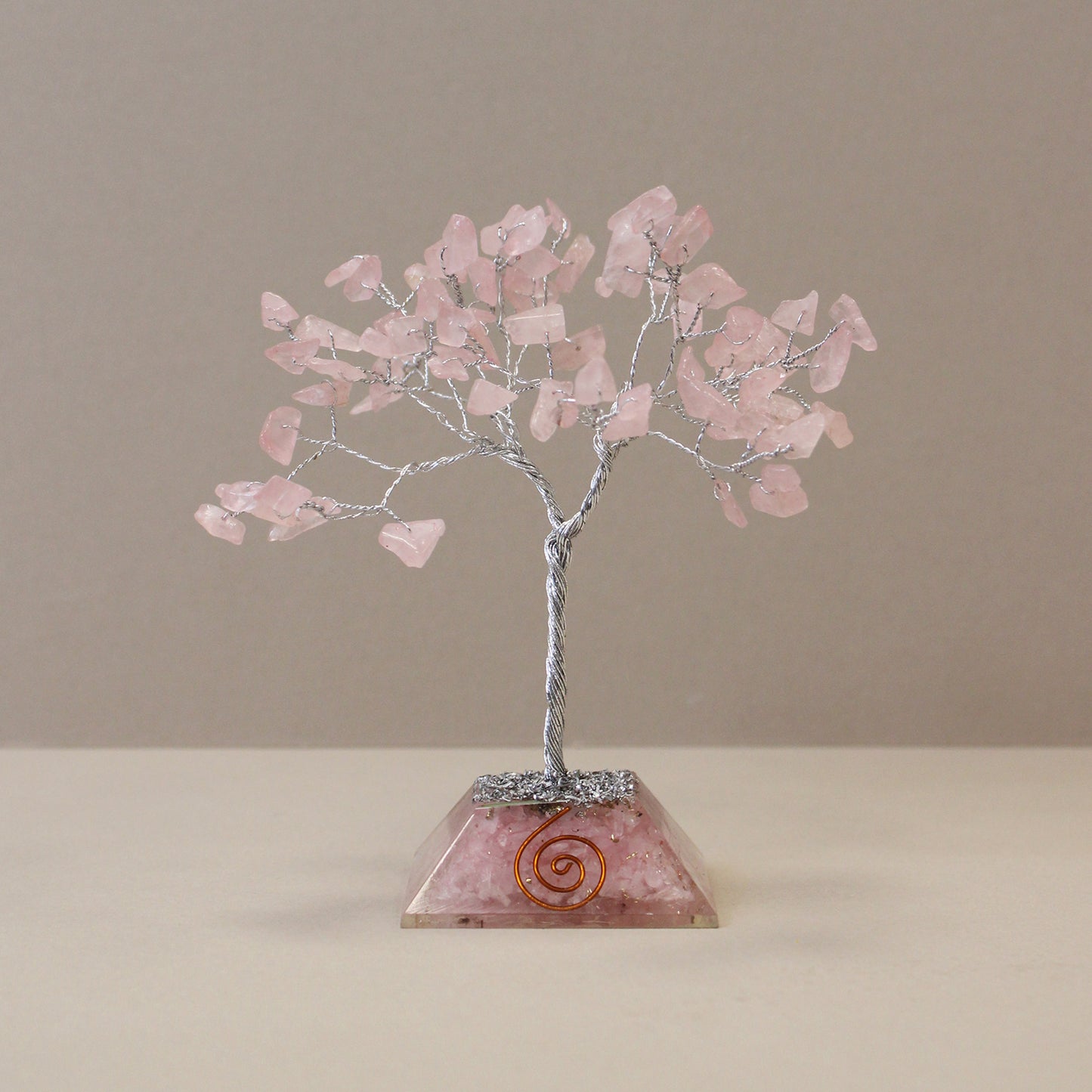 Arbre à pierres précieuses avec base en orgonite - Quartz rose - 3 tailles