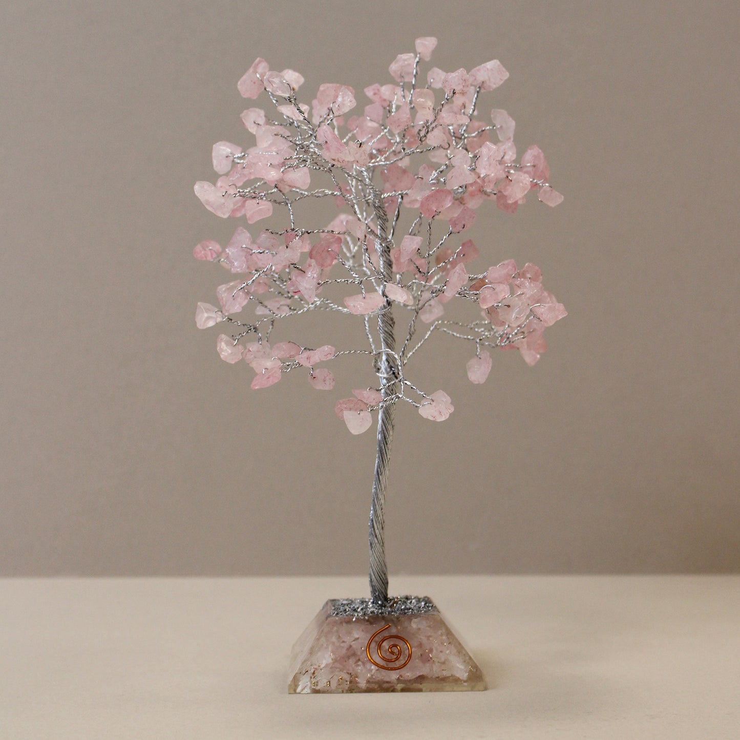 Arbre à pierres précieuses avec base en orgonite - Quartz rose - 3 tailles