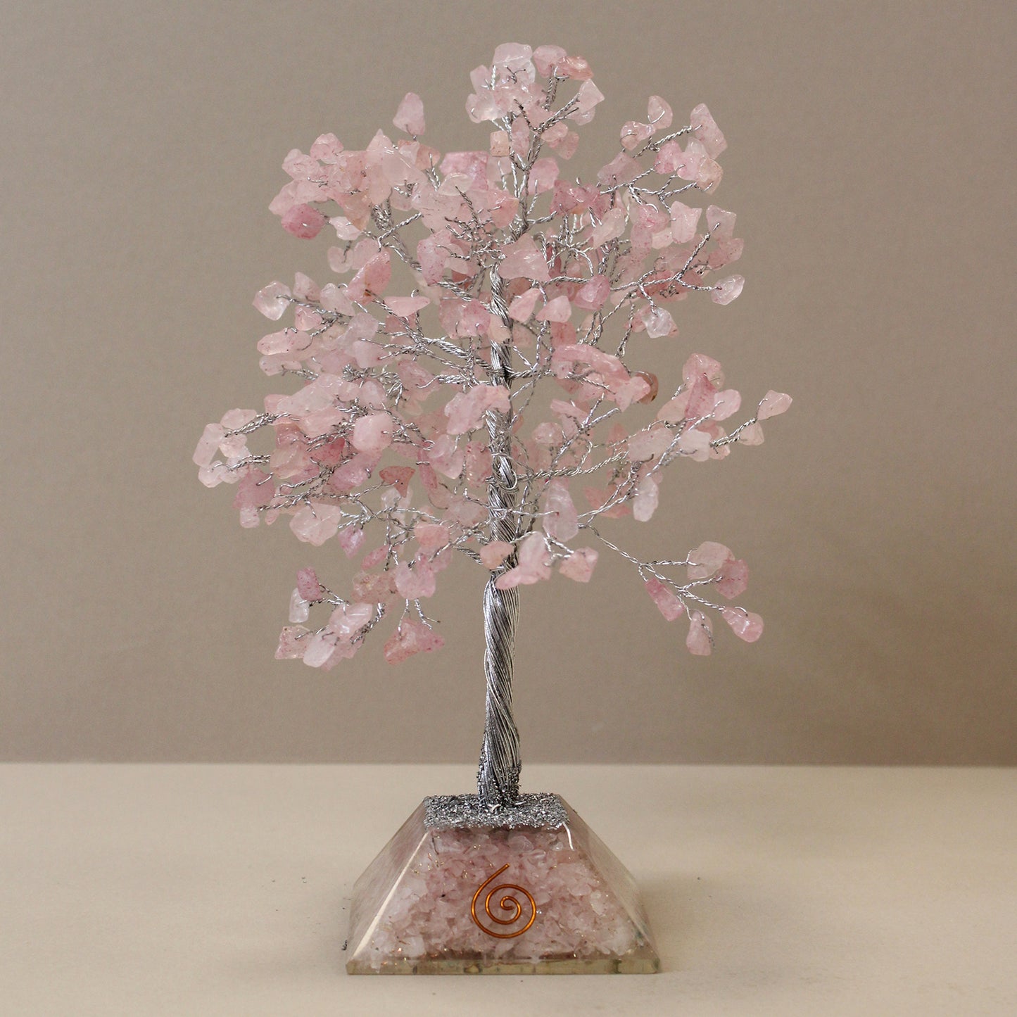 Arbre à pierres précieuses avec base en orgonite - Quartz rose - 3 tailles