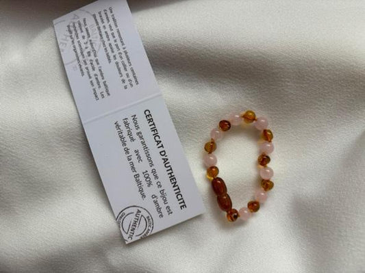 Bracelet bébé avec ambre et quartz rose, fermoir vis, longueur 12-13 cm