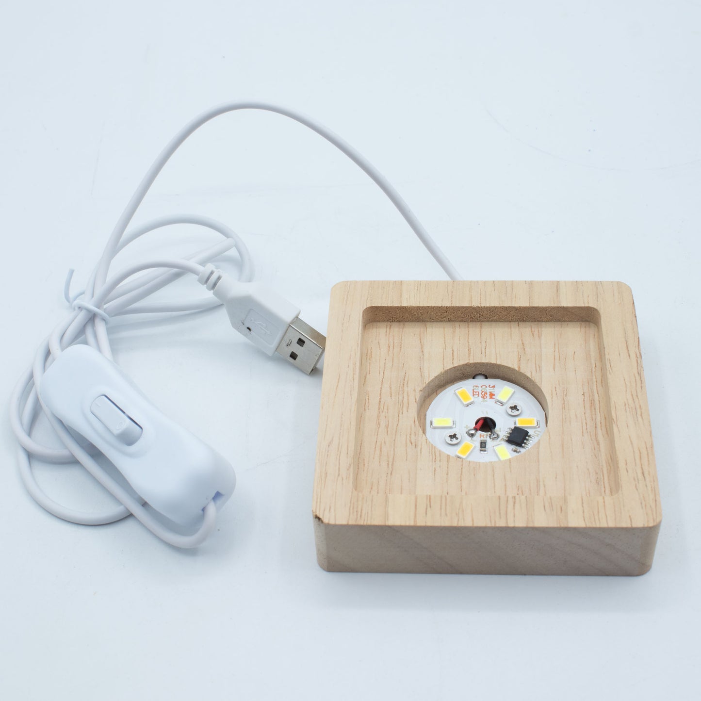 Socle LED USB en bois pour cristaux et objets déco - Plusieurs variantes