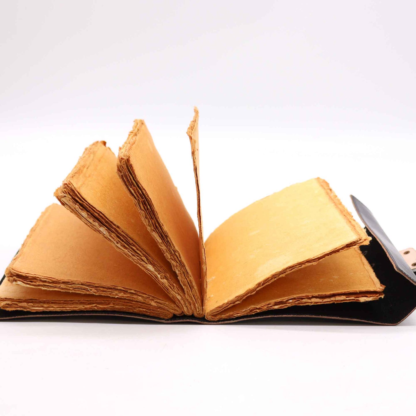 Le Livre des Ombres - 200 pages de papier vieilli - 15x21 cm