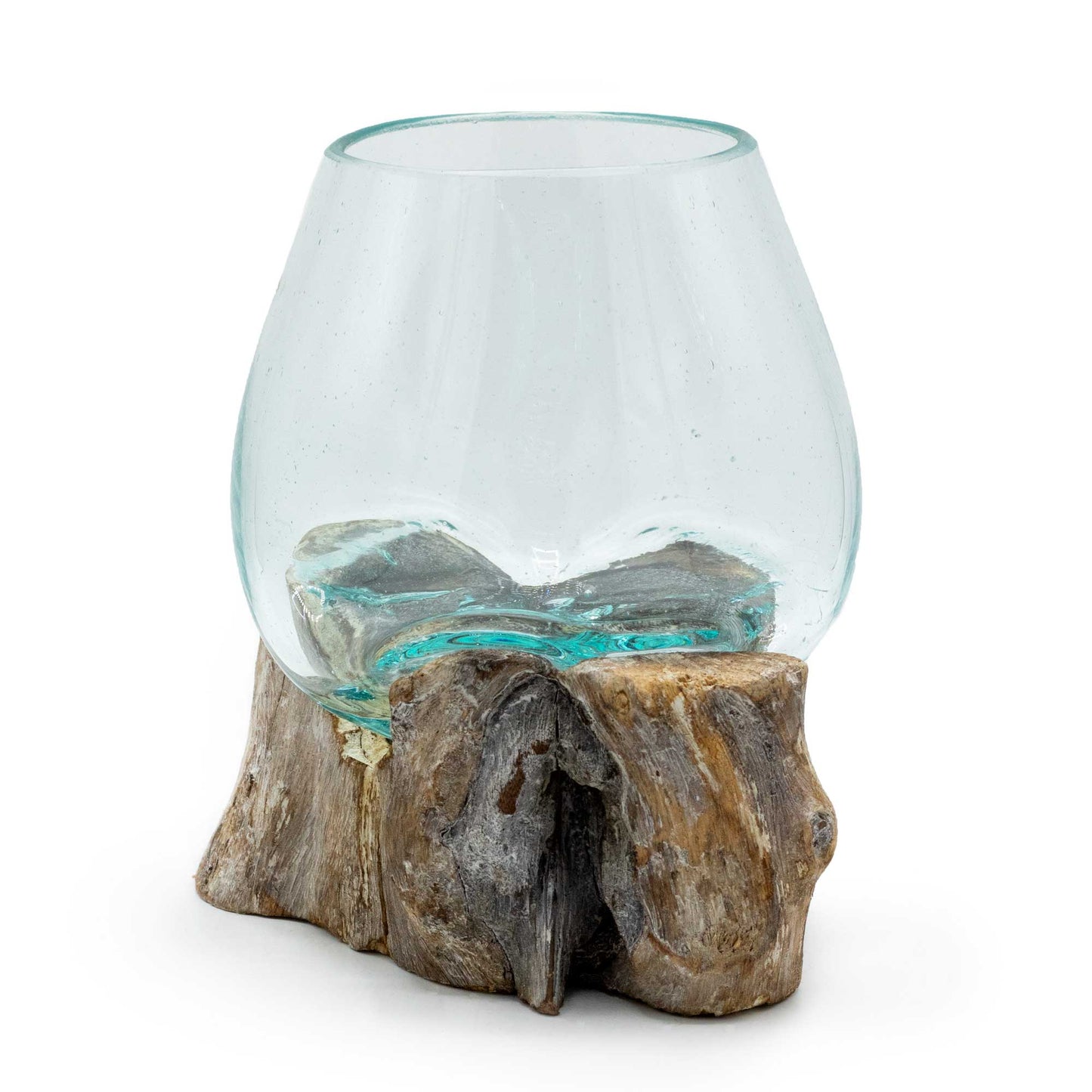 Vase en verre fondu sur racine