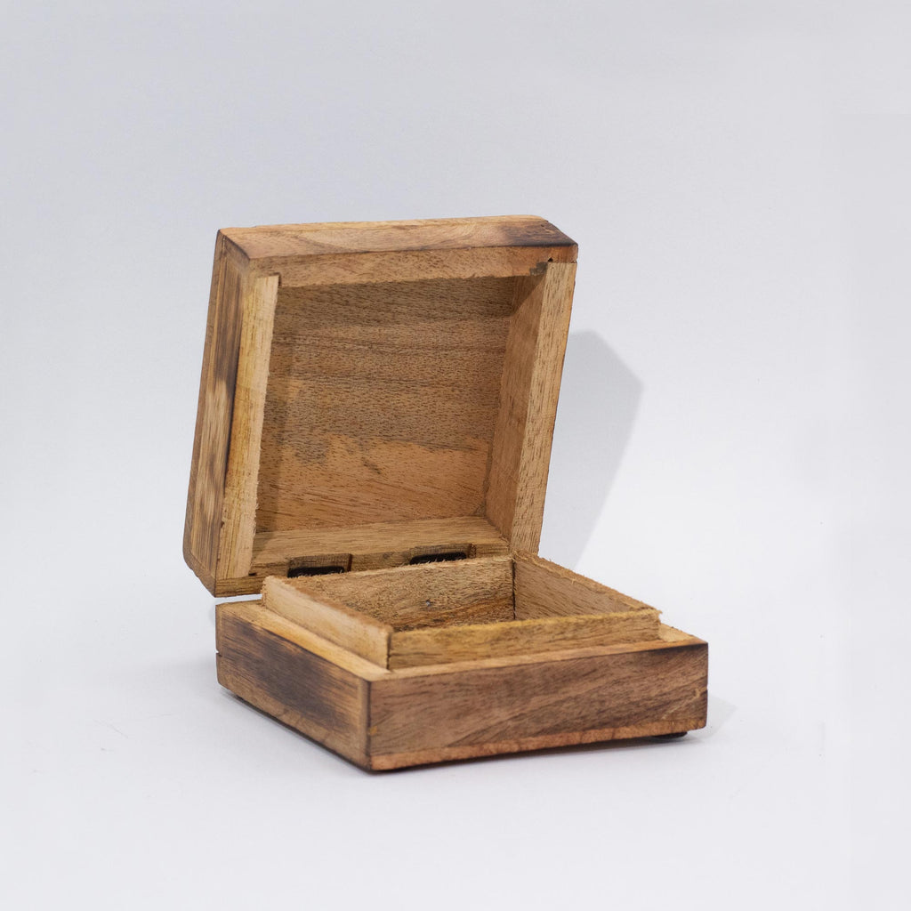 Petite boîte carrée en bois de manguier - 10 x 10 x 4,2 cm
