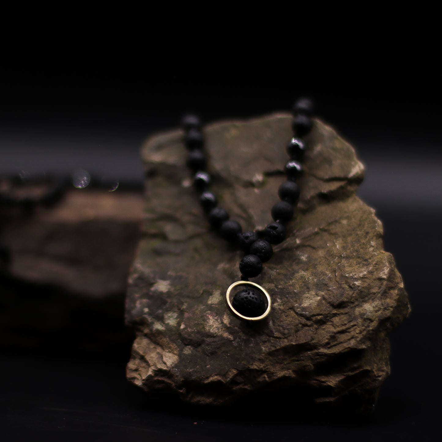 Collier essence du volcan - Renouveau et Renaissance