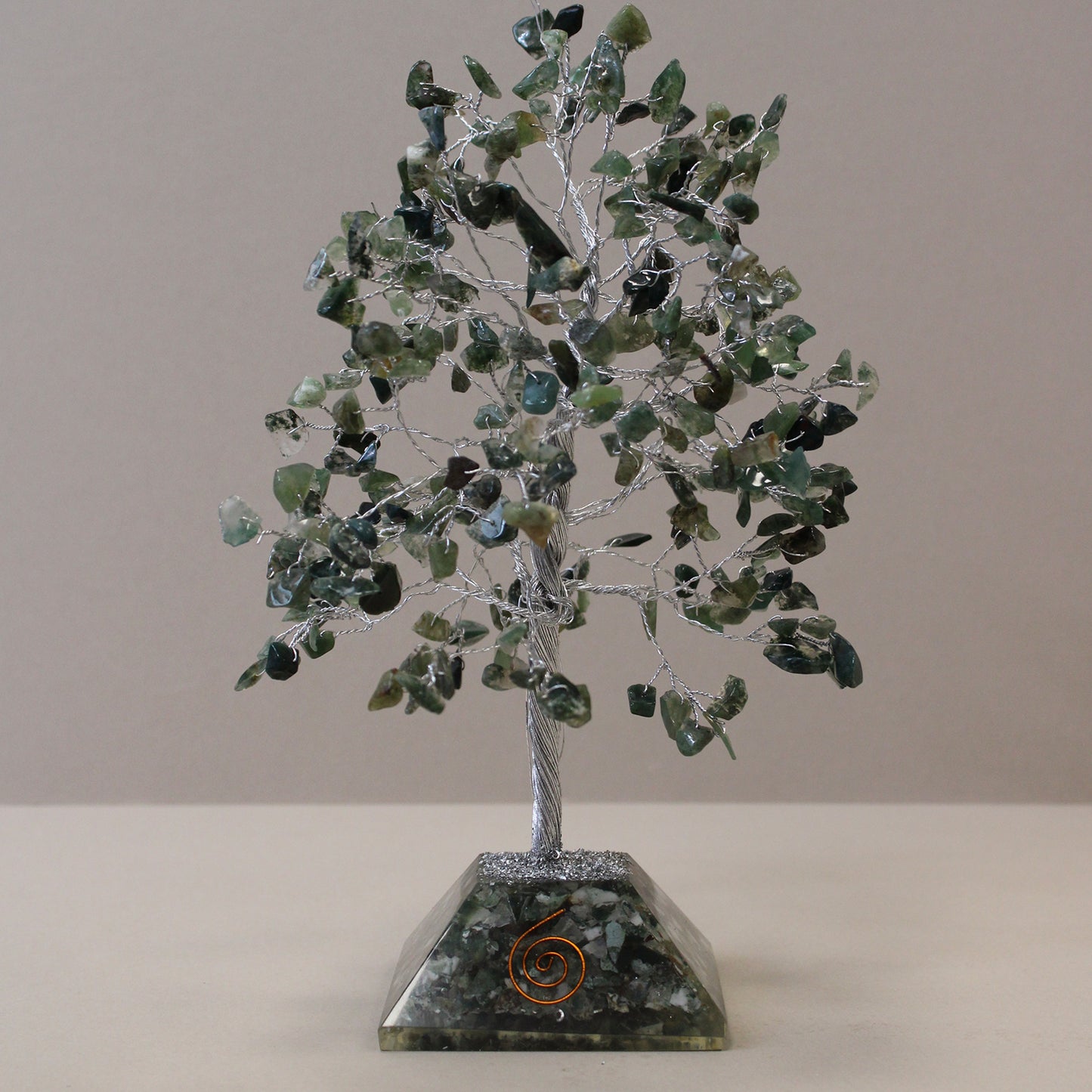 Arbre à pierres précieuses avec base en orgonite - Agate mousse - 3 tailles