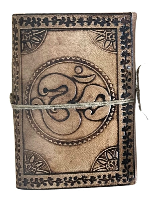 Carnets ésotériques en cuir taille moyenne (12,5 x 9 cm) - 8 modèles