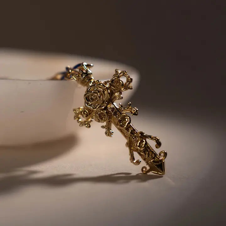 Collier catholique, pendentif croix