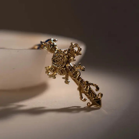 Collier catholique, pendentif croix