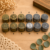 Mini boîtes rondes sacrées en bois - Gardiennes de vos intentions