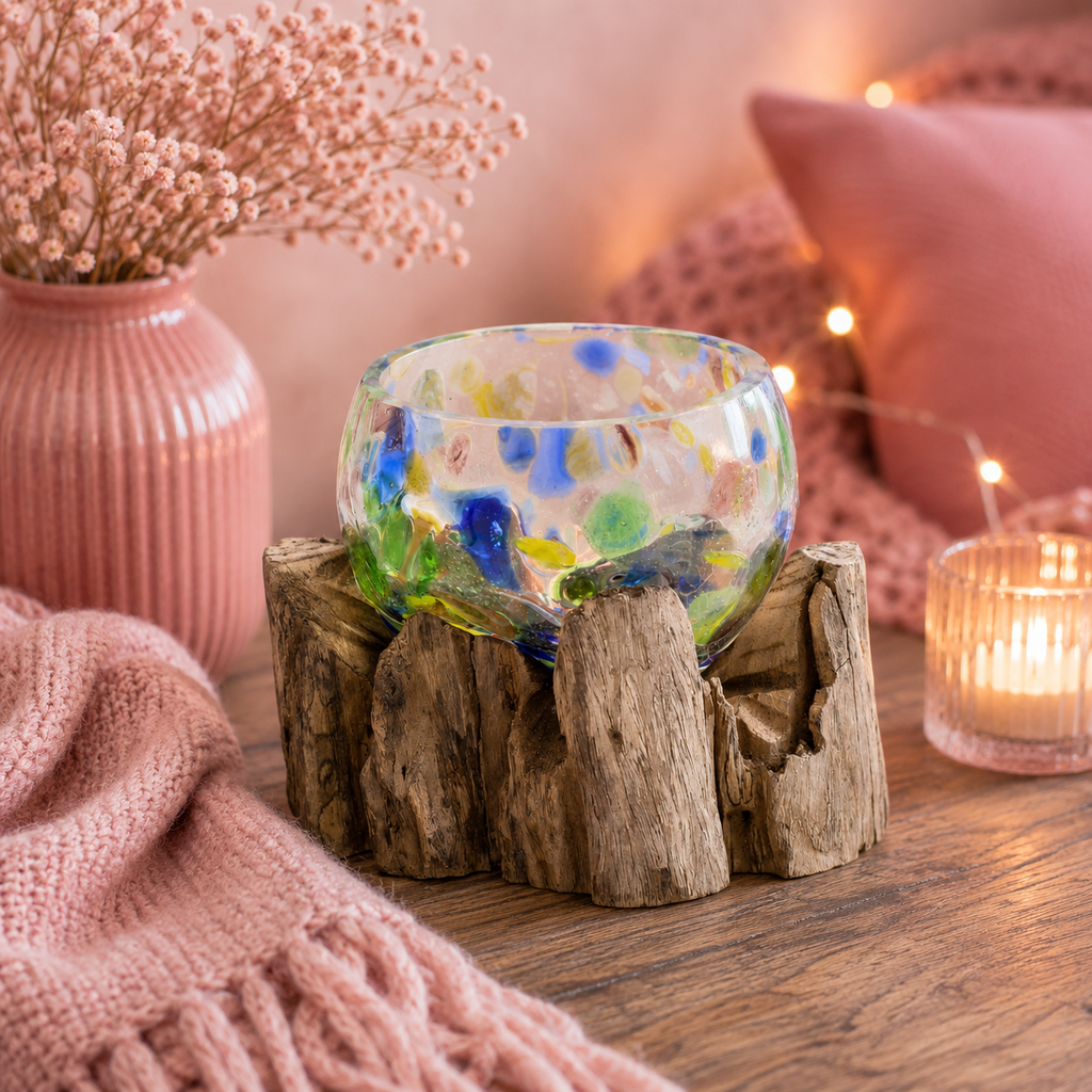 Verre coloré fondu sur bois