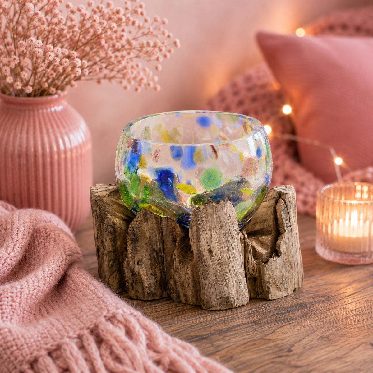 Verre coloré fondu sur bois