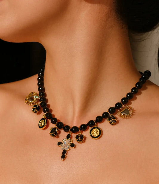 Collier Onyx avec Croix, Médailles de la Vierge Marie et Charms Votifs