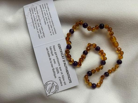 Collier bébé avec Ambre et Améthyste, fermoir clip, longueur 32-33 cm